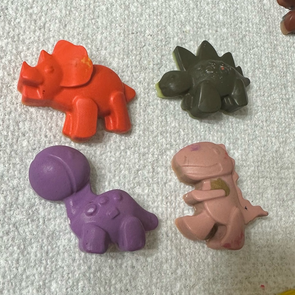 Handmade Dino Crayon Set Of 8-❄️